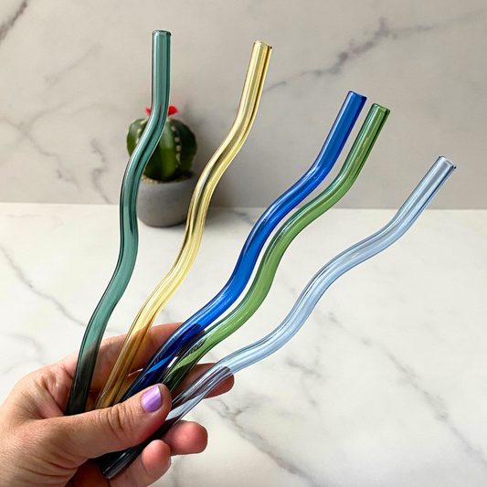 Reusable Wavy Glass Straw – Eco-Friendly & Stylish